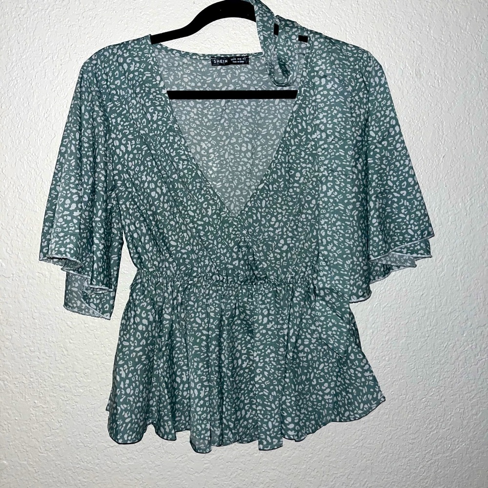 Cute blouse
